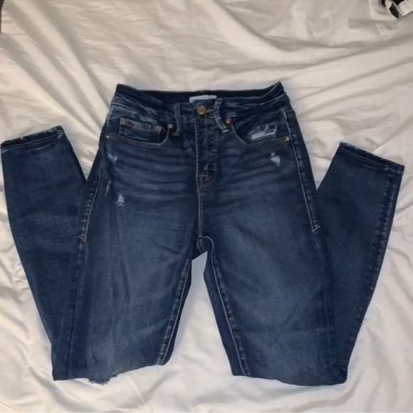 Good American Jeans - Picture 6 of 10